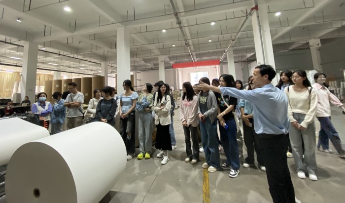 外国语学院英语系师生赴企业开展技术交流学习活动